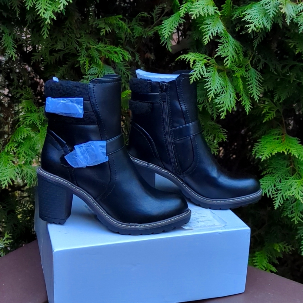 Olivia Miller Zip-on Boots